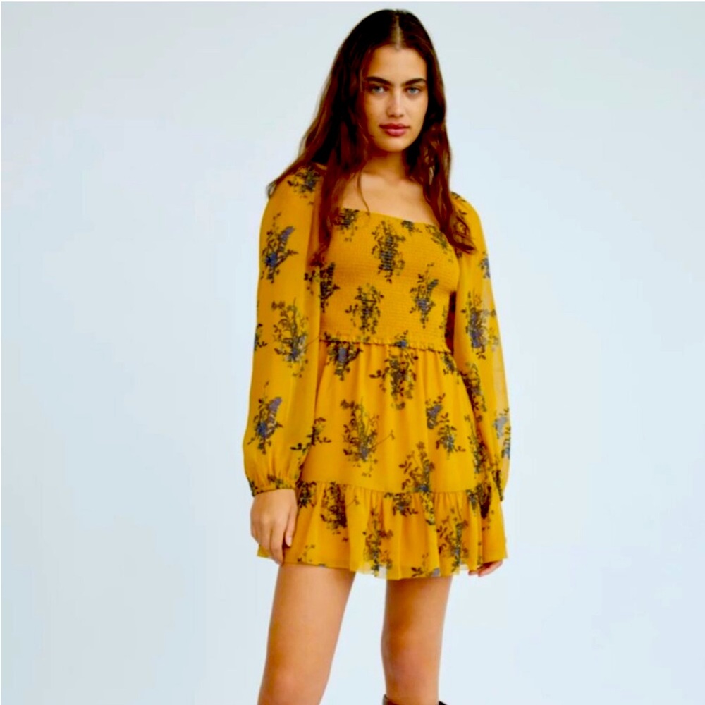 NWT Aritzia Wilfred Tempest Smocked Chiffon Mini Dress in Goldie